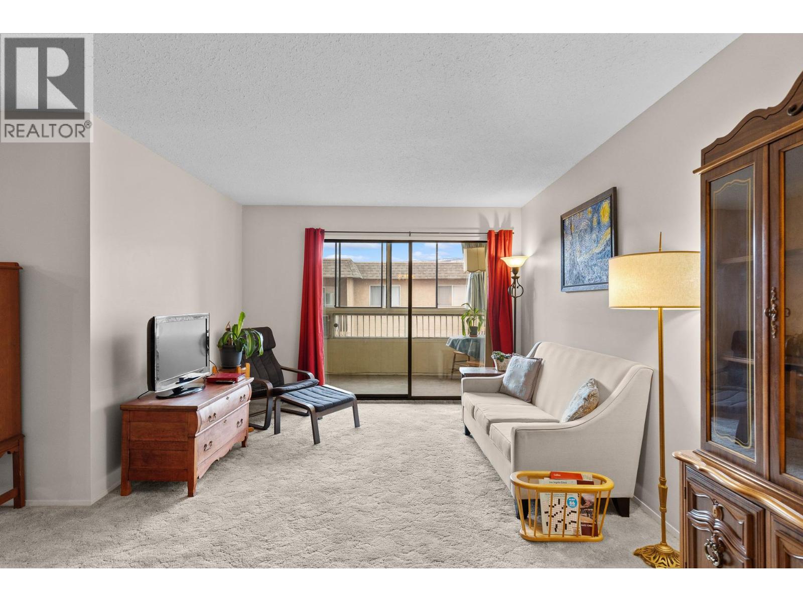 555 Rowcliffe Avenue Unit# 406