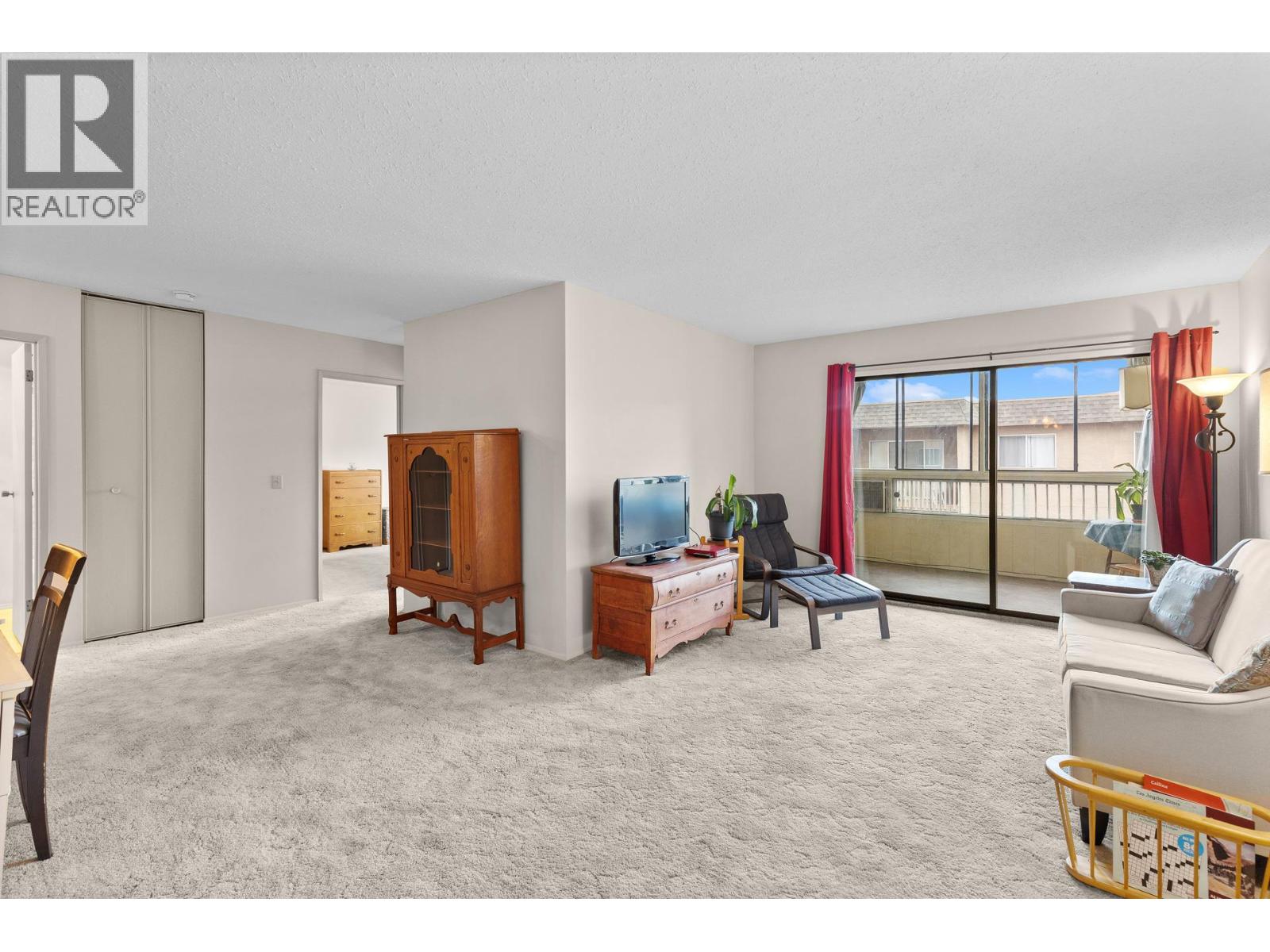 555 Rowcliffe Avenue Unit# 406