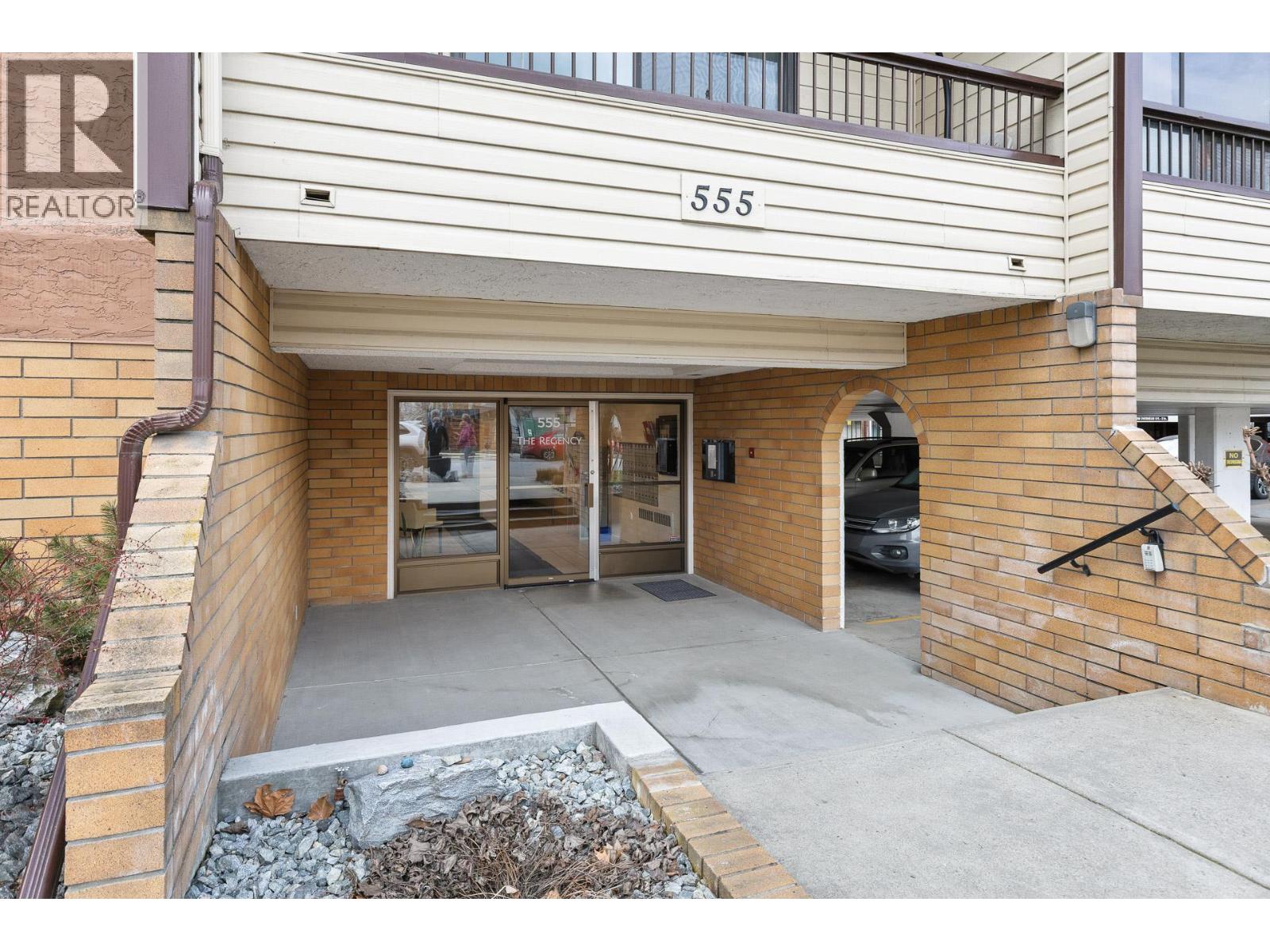 555 Rowcliffe Avenue Unit# 406