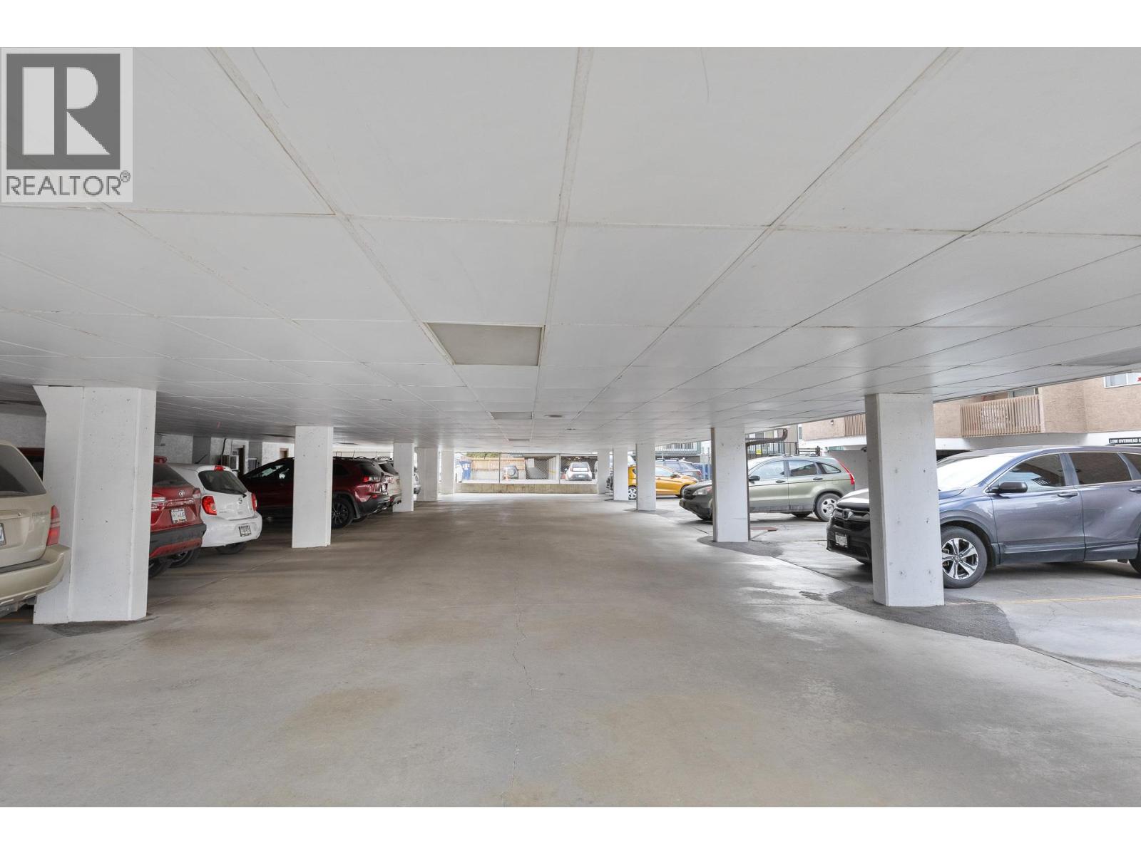 555 Rowcliffe Avenue Unit# 406