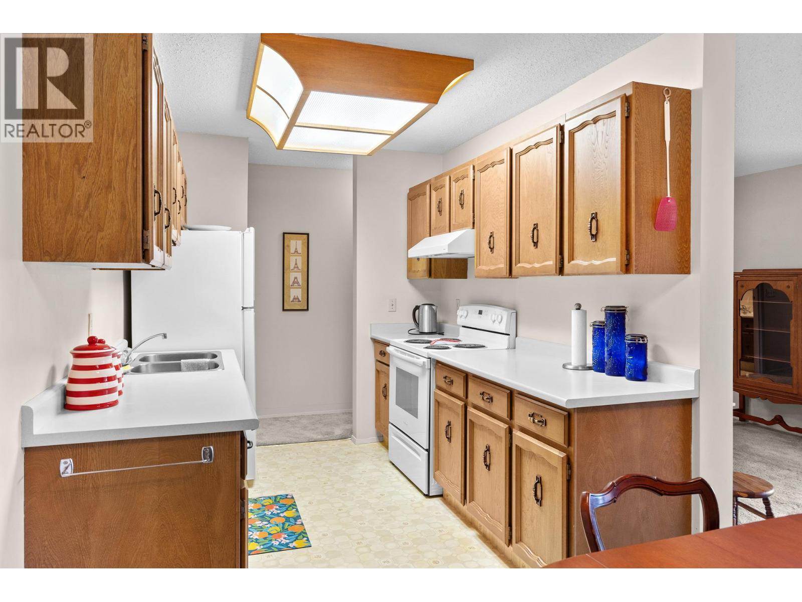 555 Rowcliffe Avenue Unit# 406