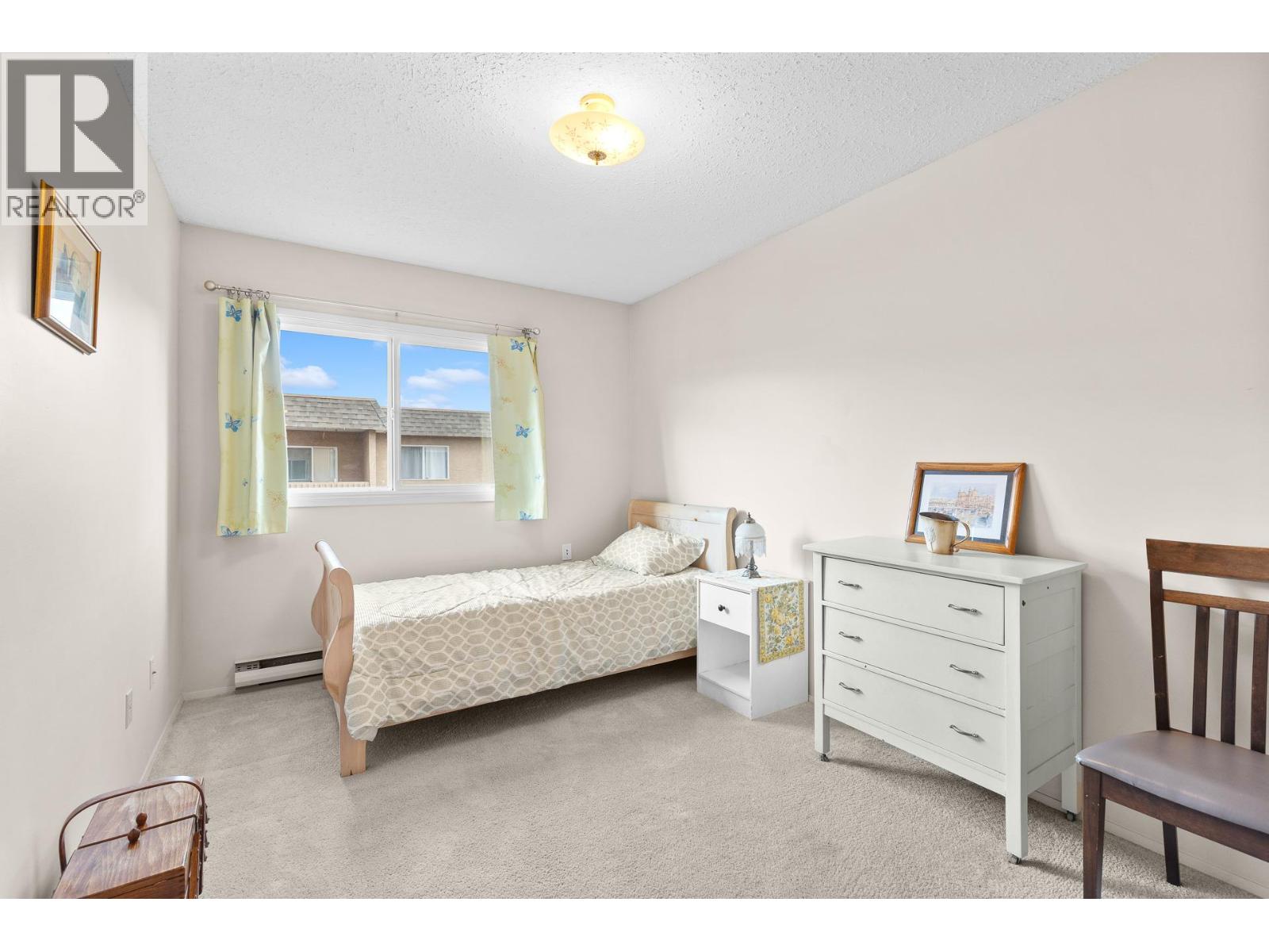 555 Rowcliffe Avenue Unit# 406