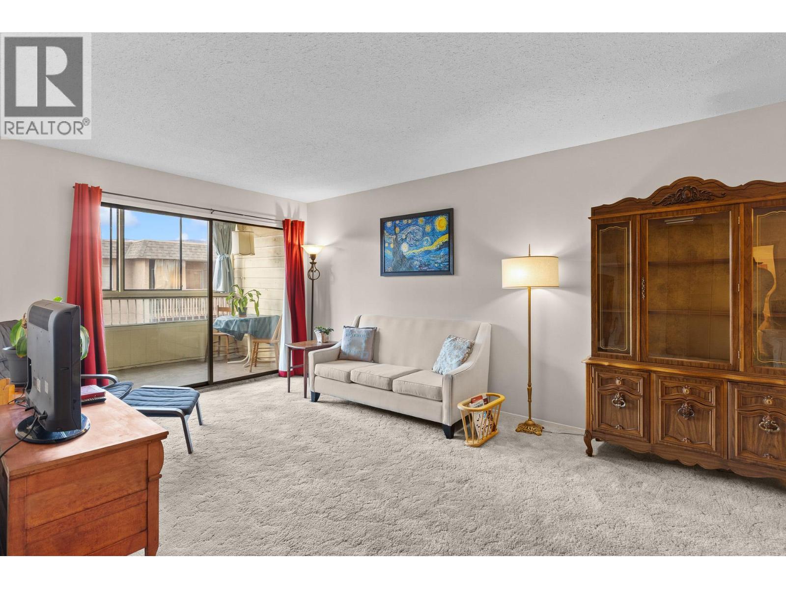 555 Rowcliffe Avenue Unit# 406