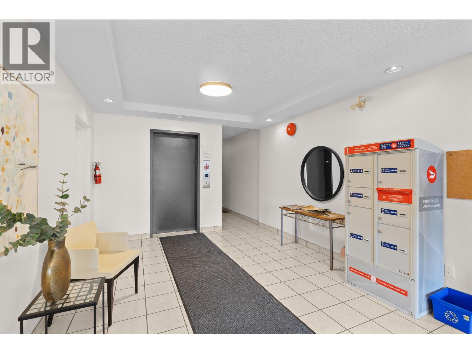 555 Rowcliffe Avenue Unit# 406