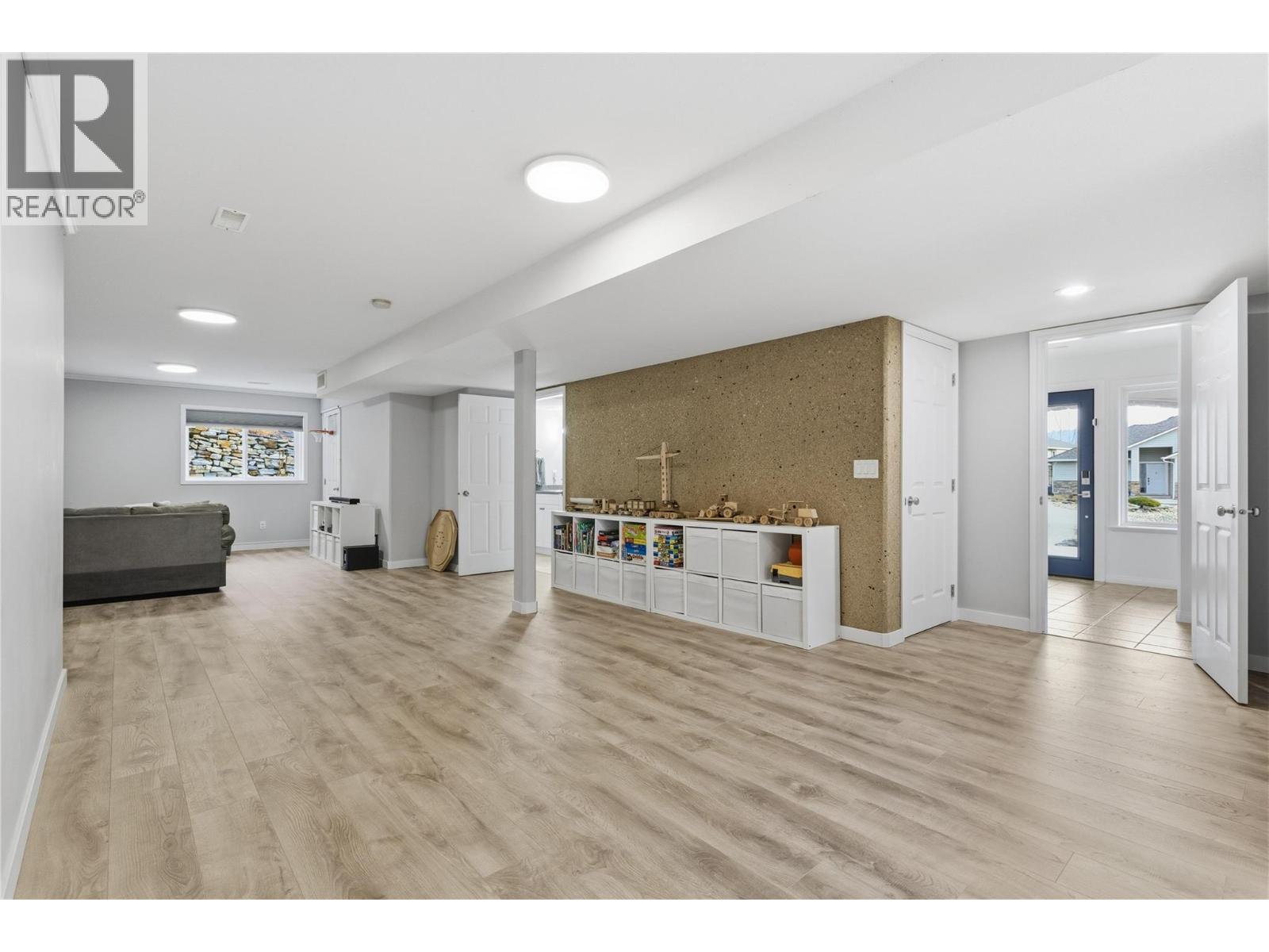 1492 Longley Crescent