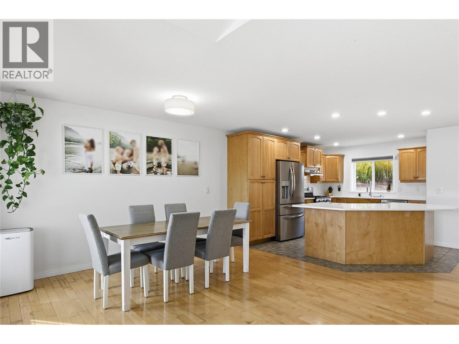 1492 Longley Crescent