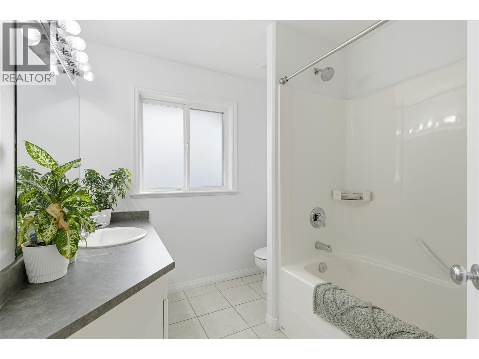 1492 Longley Crescent
