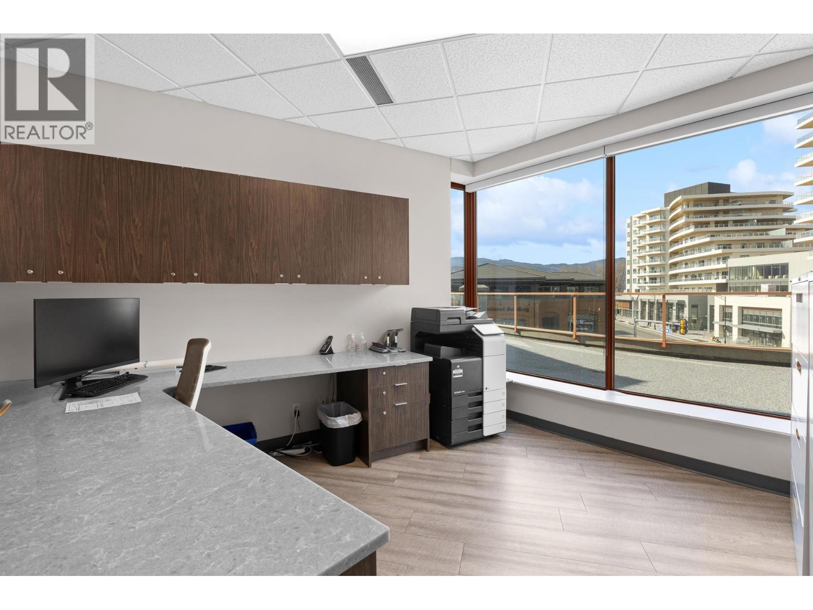 3275 Lakeshore Road Unit# 302