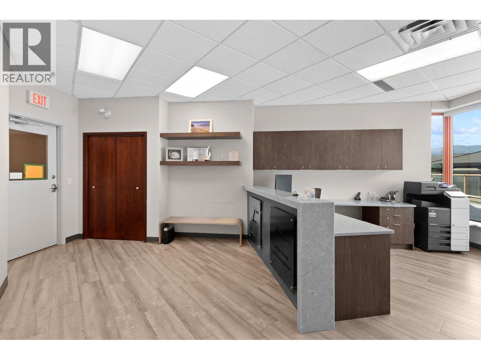 3275 Lakeshore Road Unit# 302