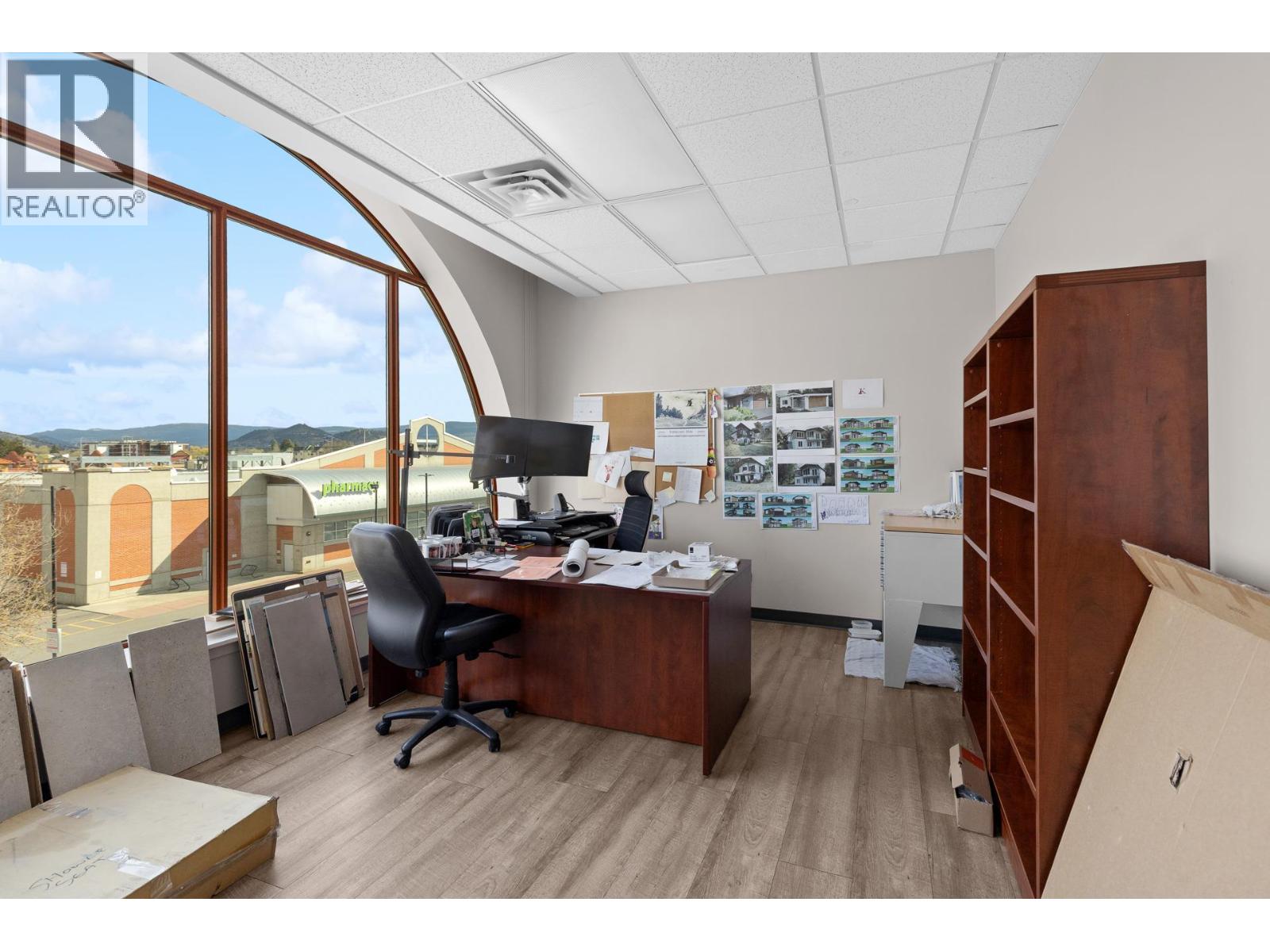 3275 Lakeshore Road Unit# 302