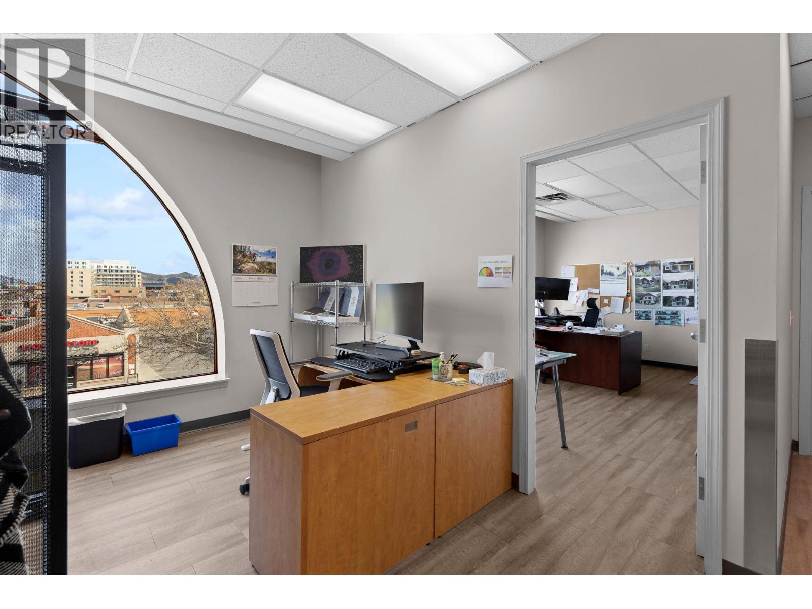 3275 Lakeshore Road Unit# 302