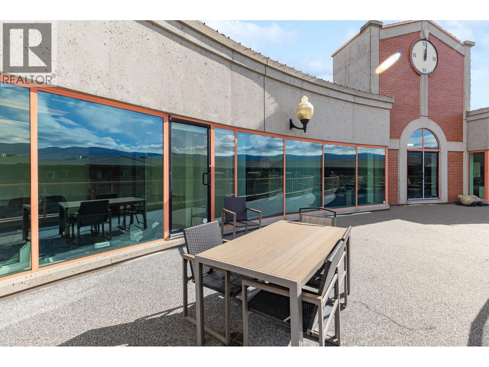 3275 Lakeshore Road Unit# 302