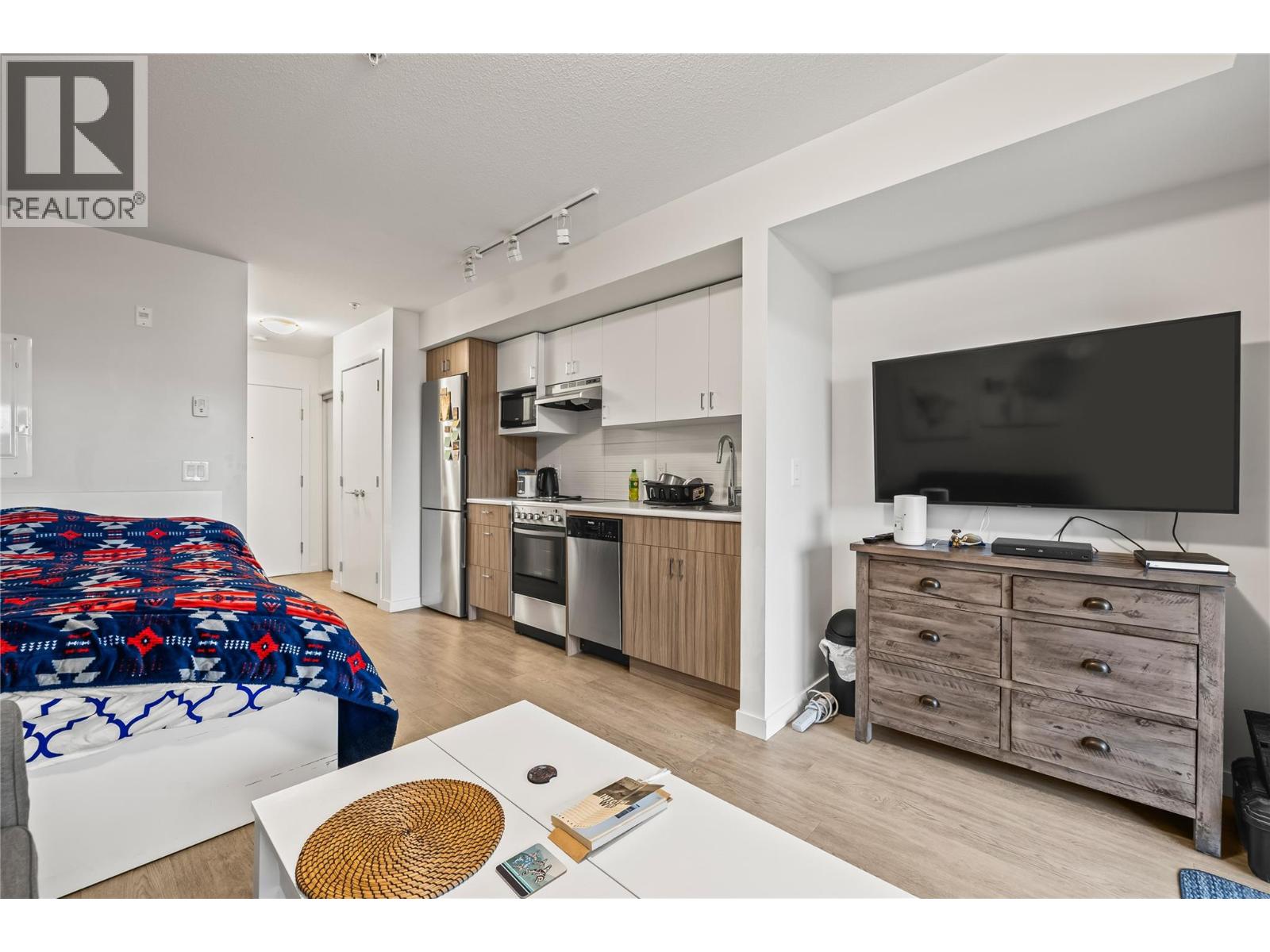 695 Academy Way Unit# 119