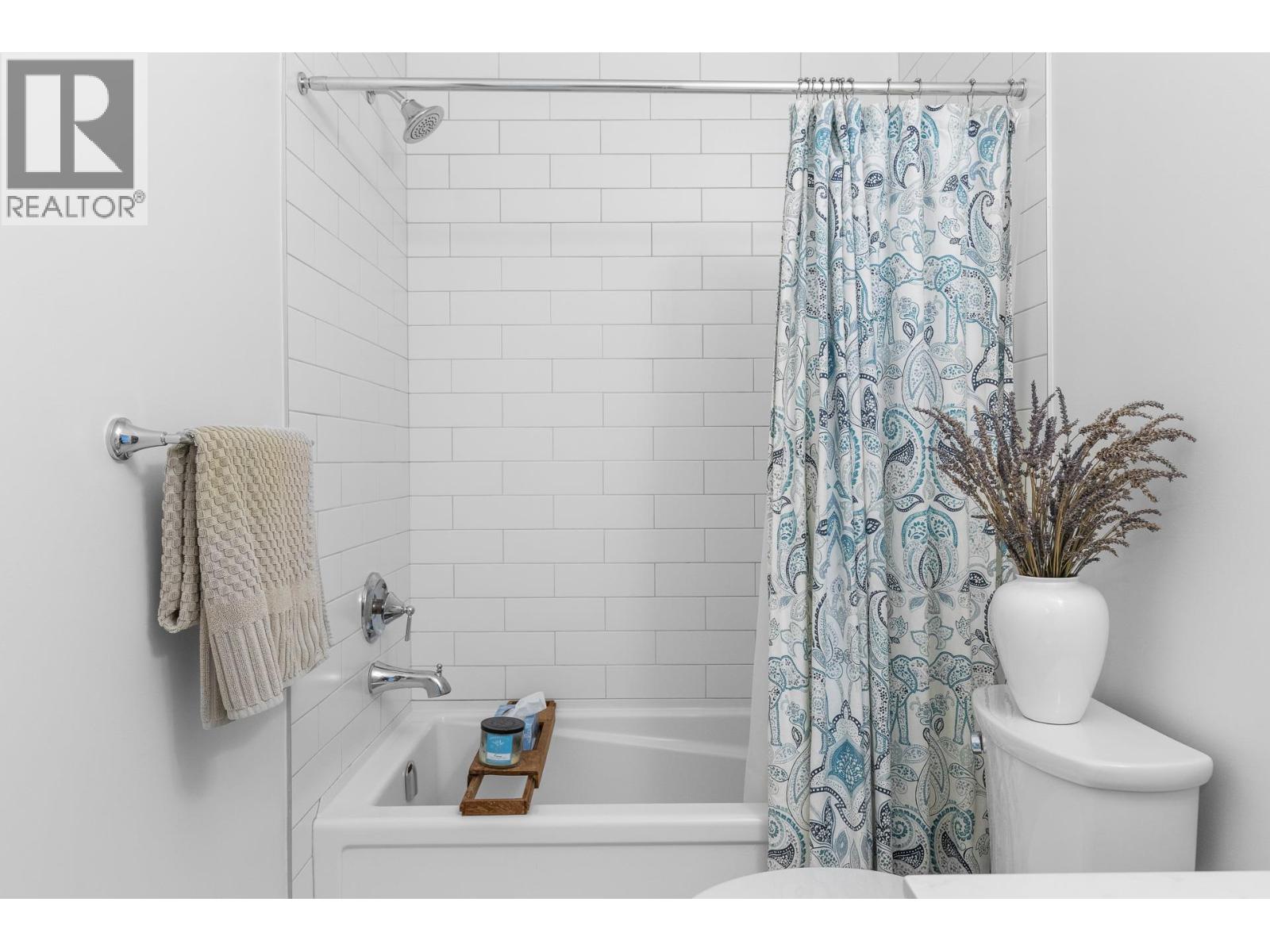 555 Buckland Avenue Unit# 106