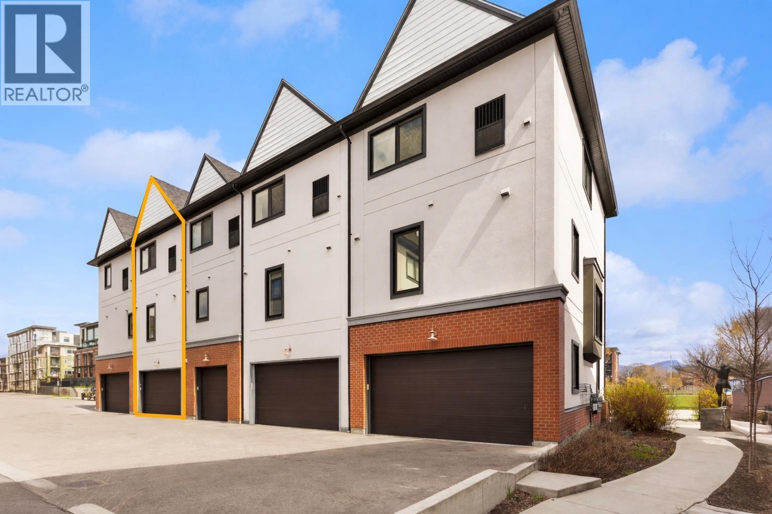 555 Buckland Avenue Unit# 106