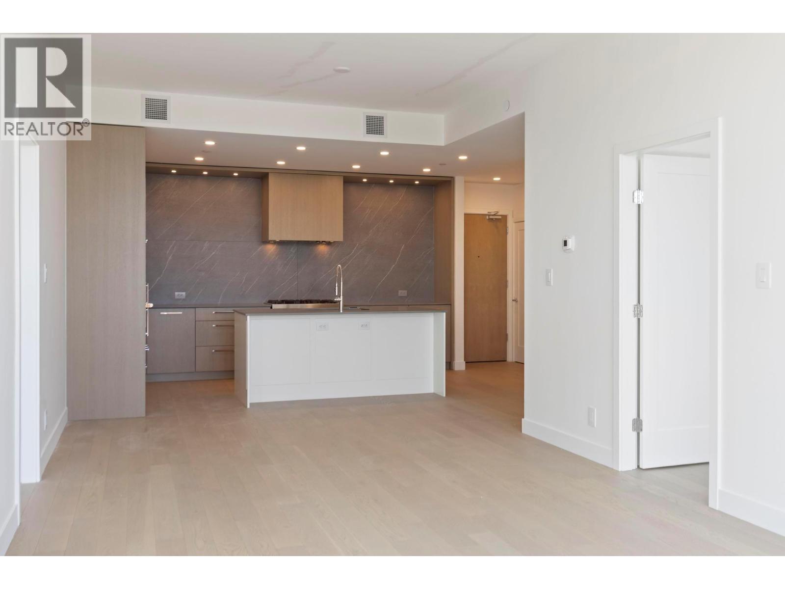 3409 Lakeshore Road Unit# 303