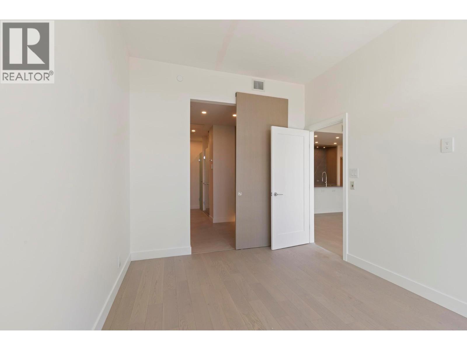 3409 Lakeshore Road Unit# 303