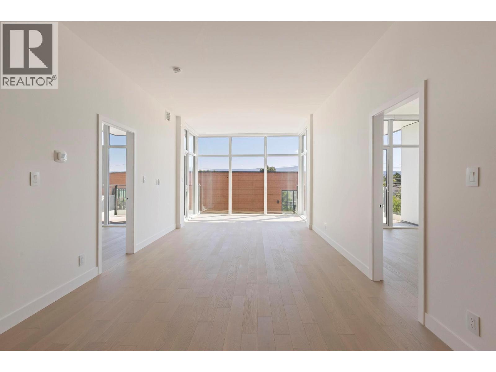 3409 Lakeshore Road Unit# 303