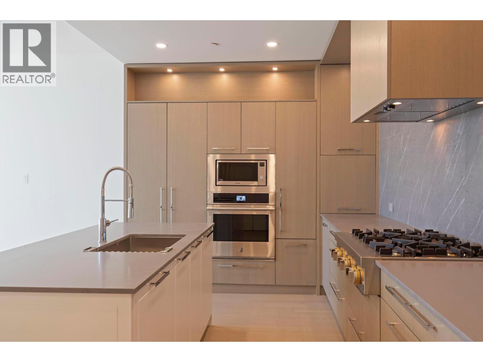 3409 Lakeshore Road Unit# 303