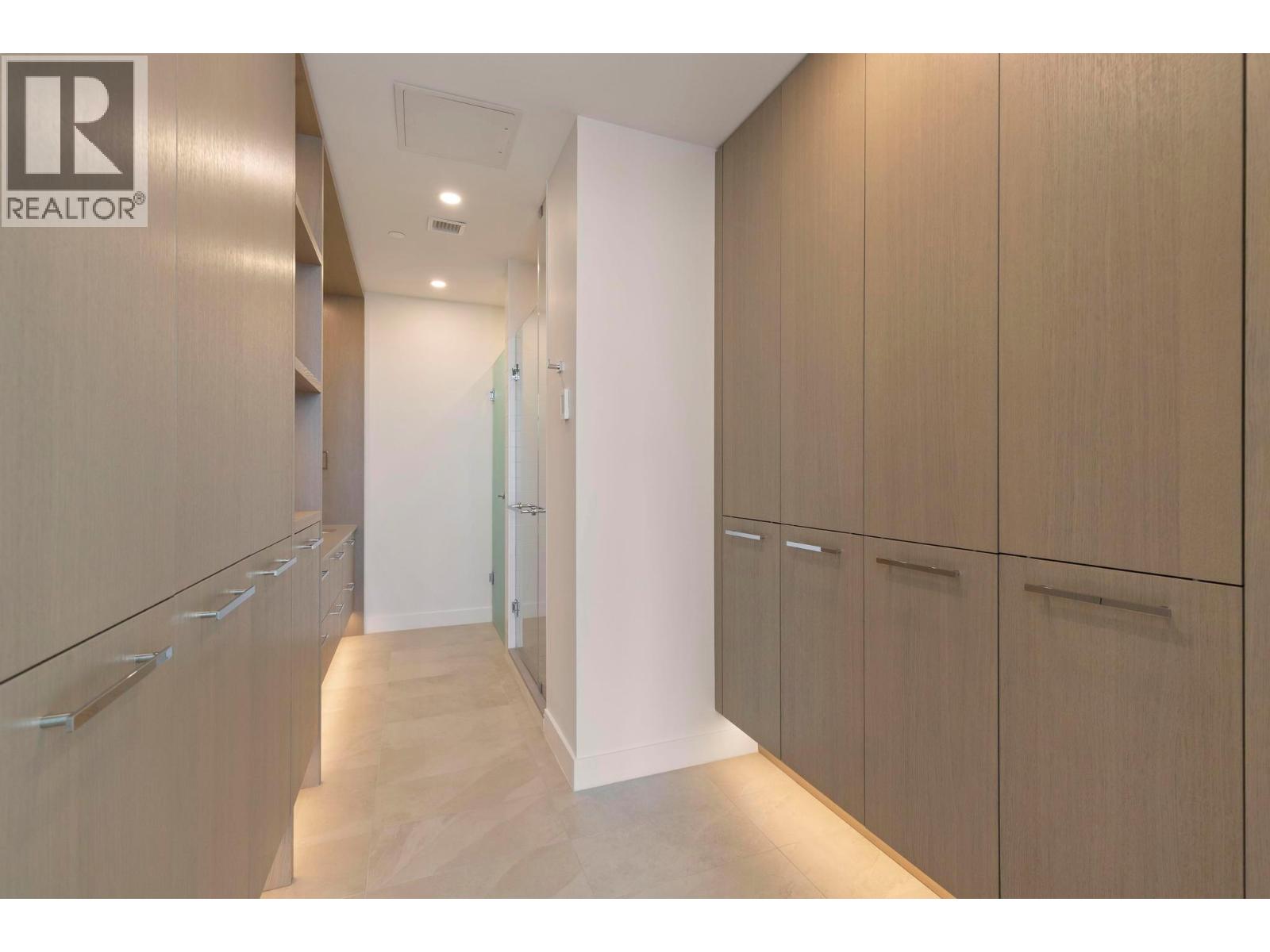 3409 Lakeshore Road Unit# 303