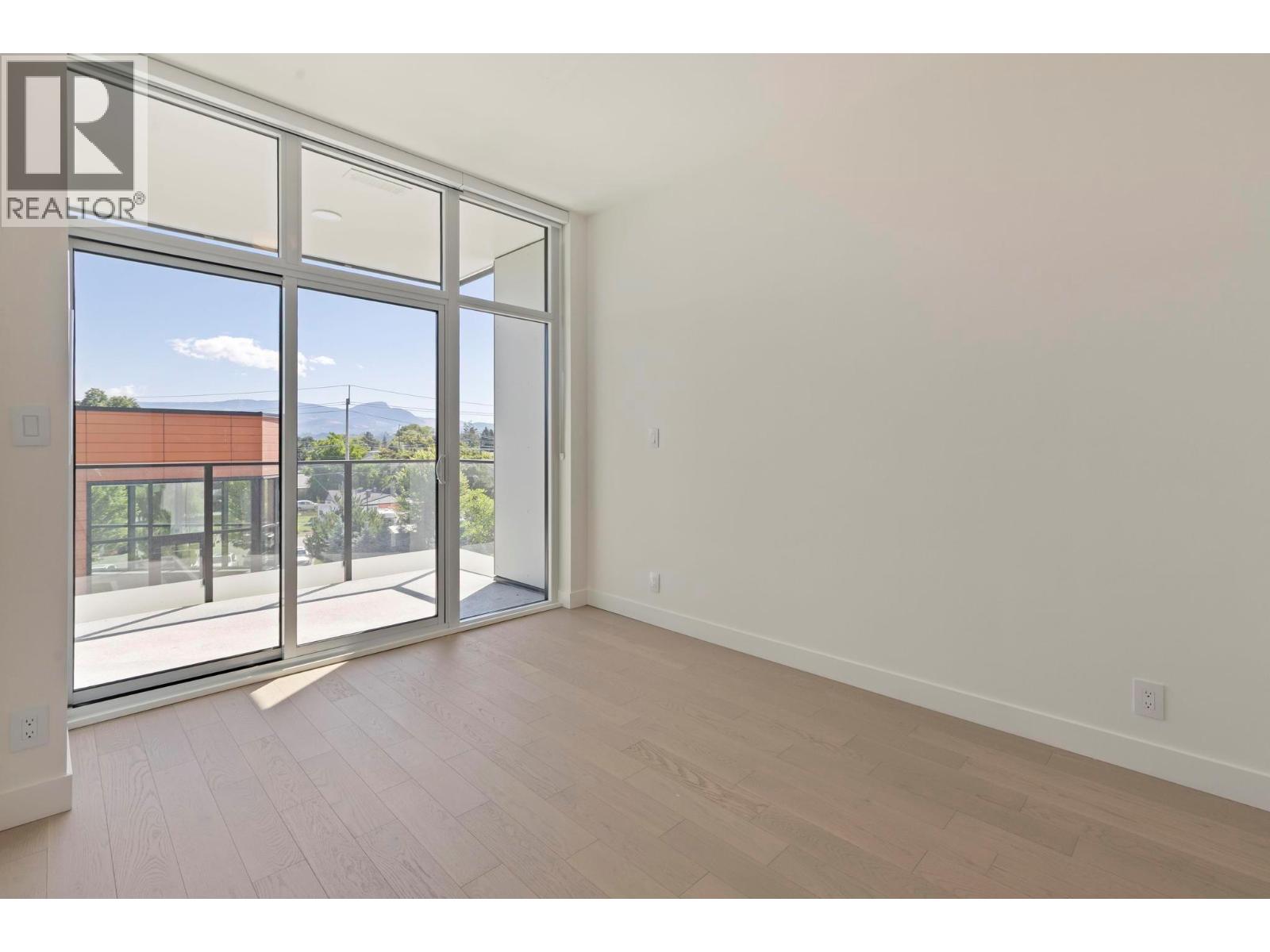 3409 Lakeshore Road Unit# 303