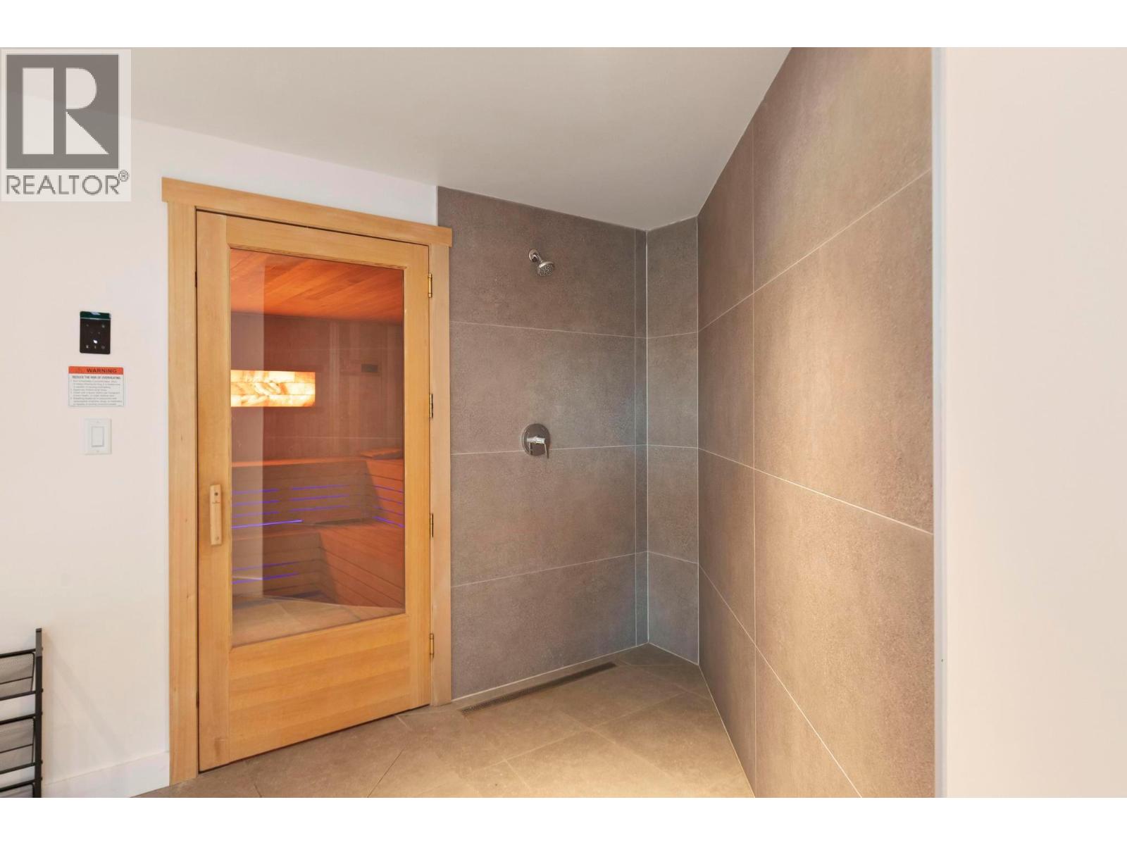 3409 Lakeshore Road Unit# 303