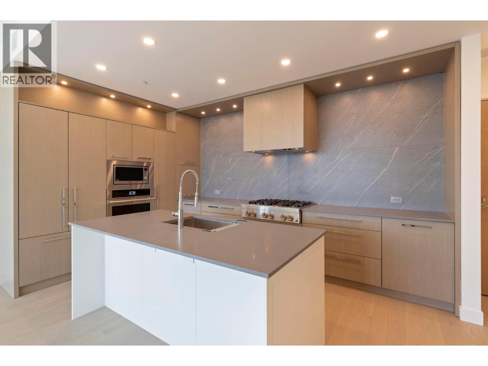 3409 Lakeshore Road Unit# 303