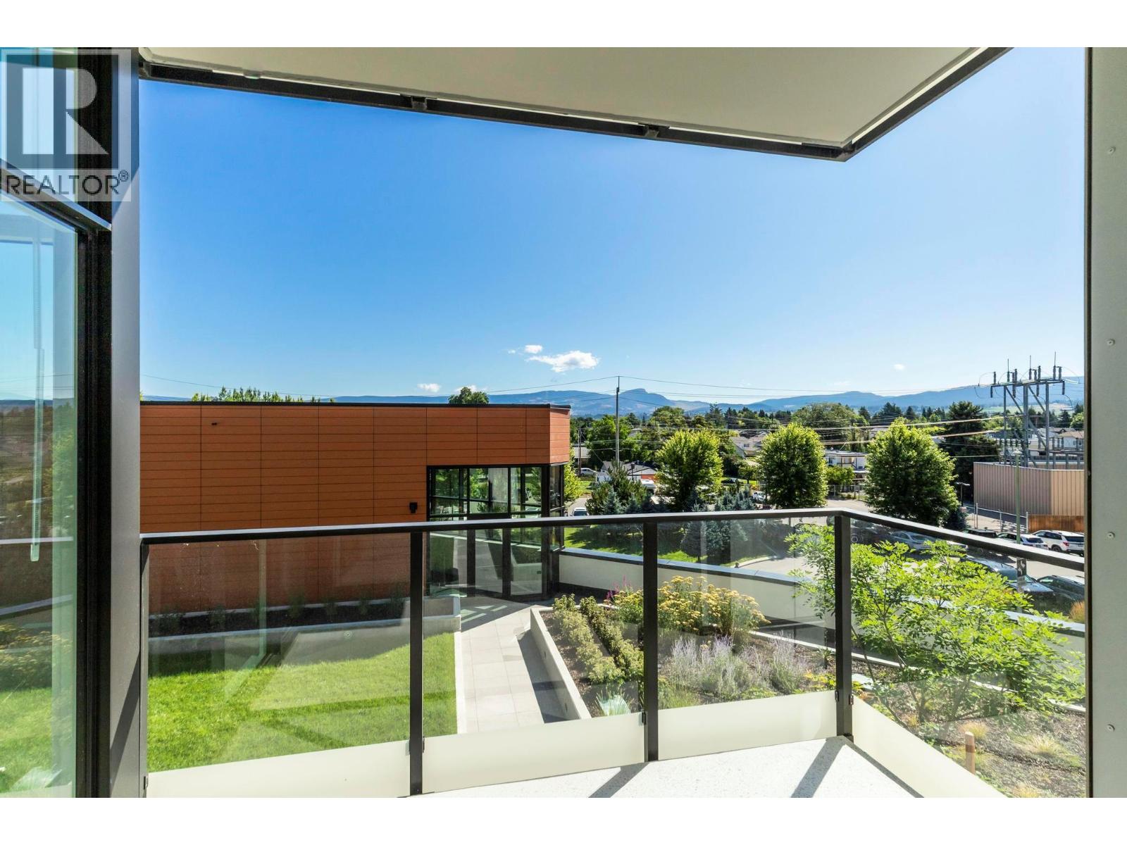 3409 Lakeshore Road Unit# 303