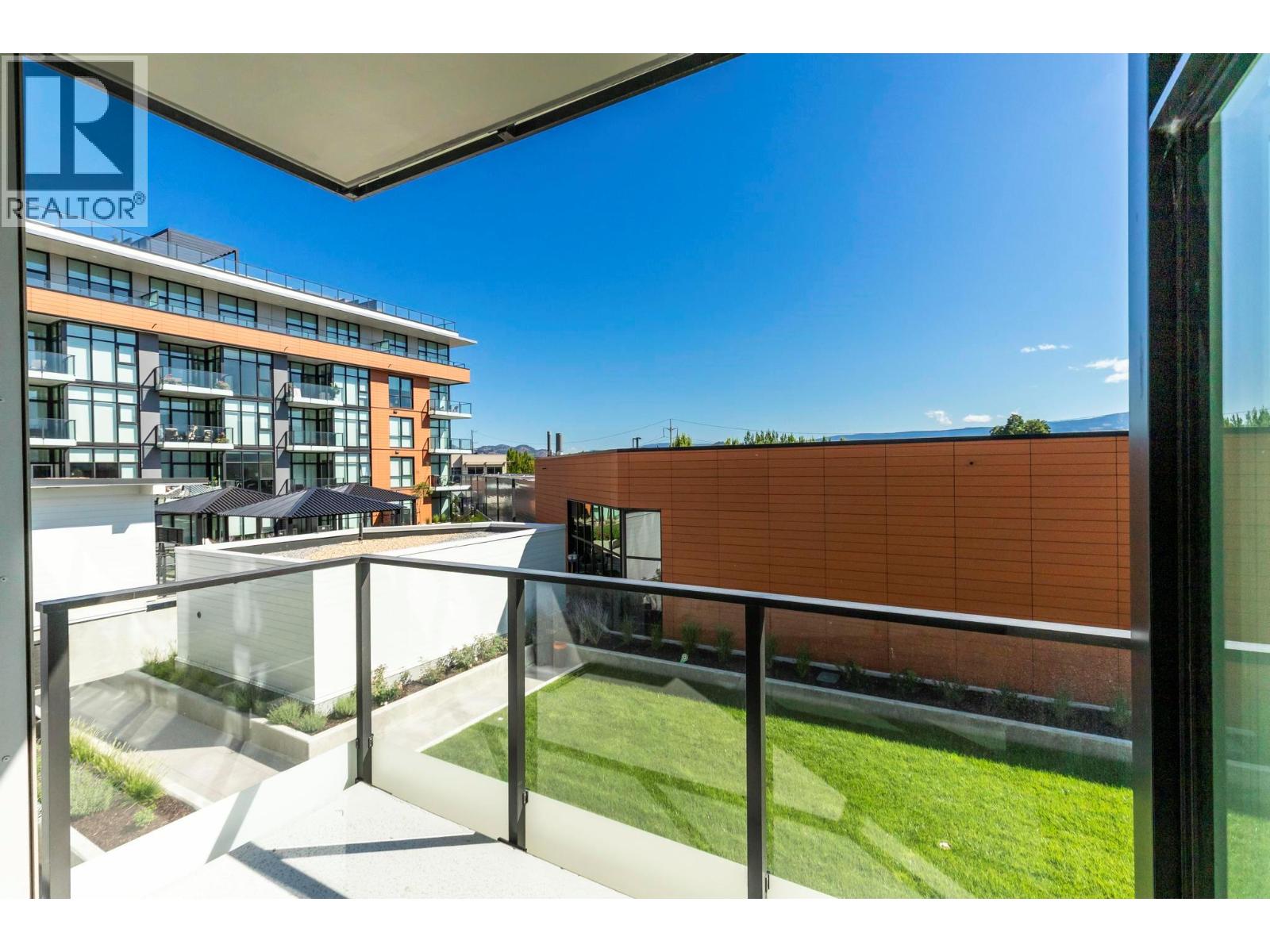 3409 Lakeshore Road Unit# 303