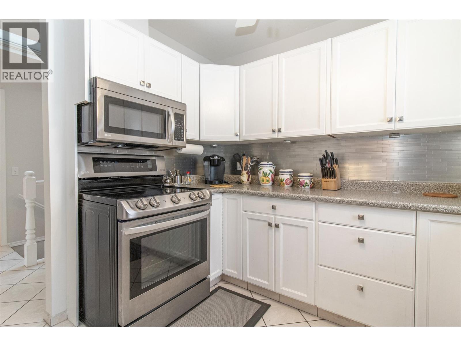1874 Parkview Crescent Unit# 25