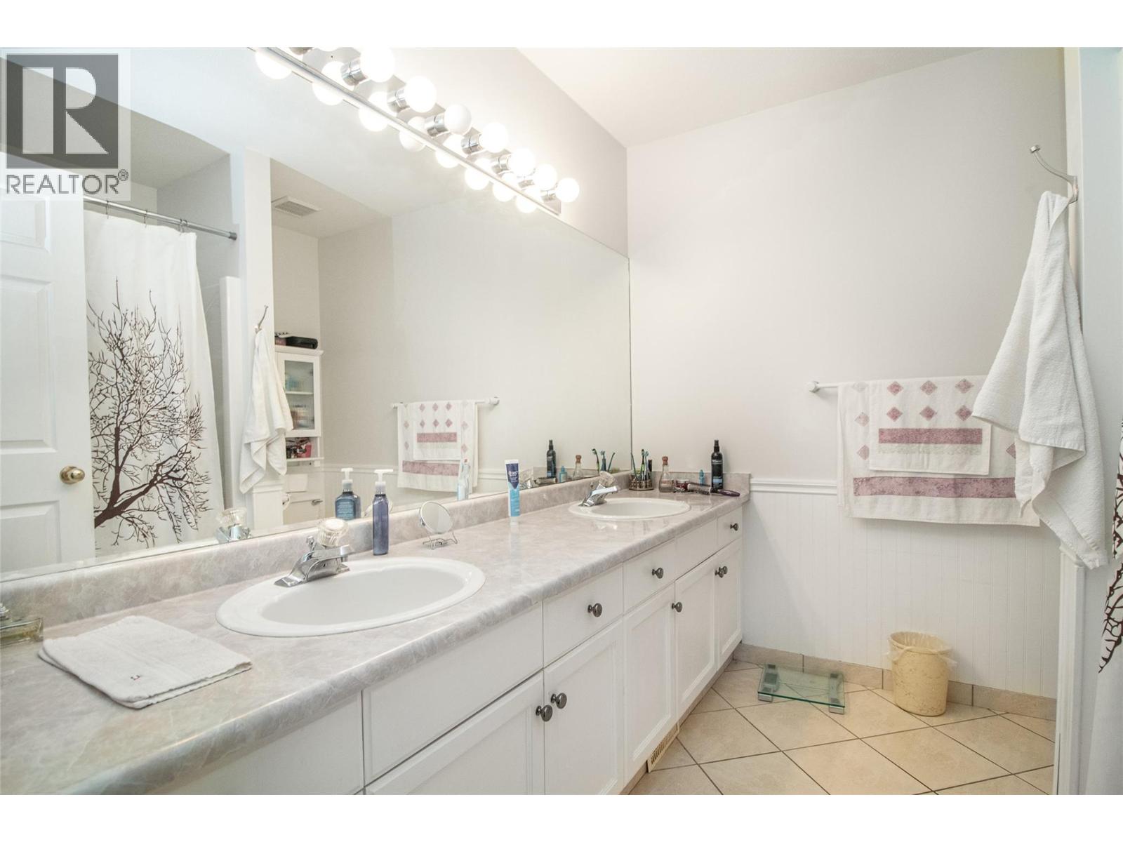 1874 Parkview Crescent Unit# 25