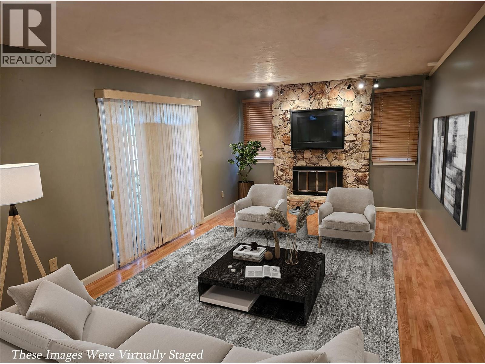 599 Clifton Road S