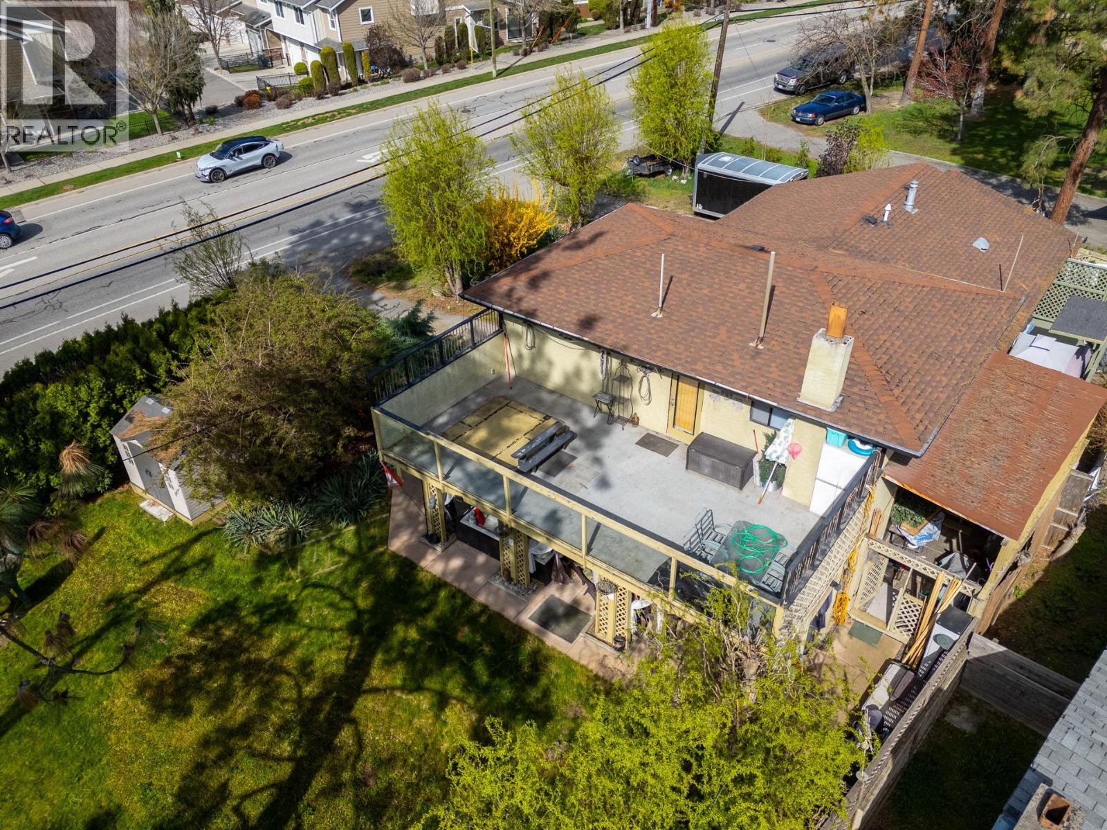 599 Clifton Road S