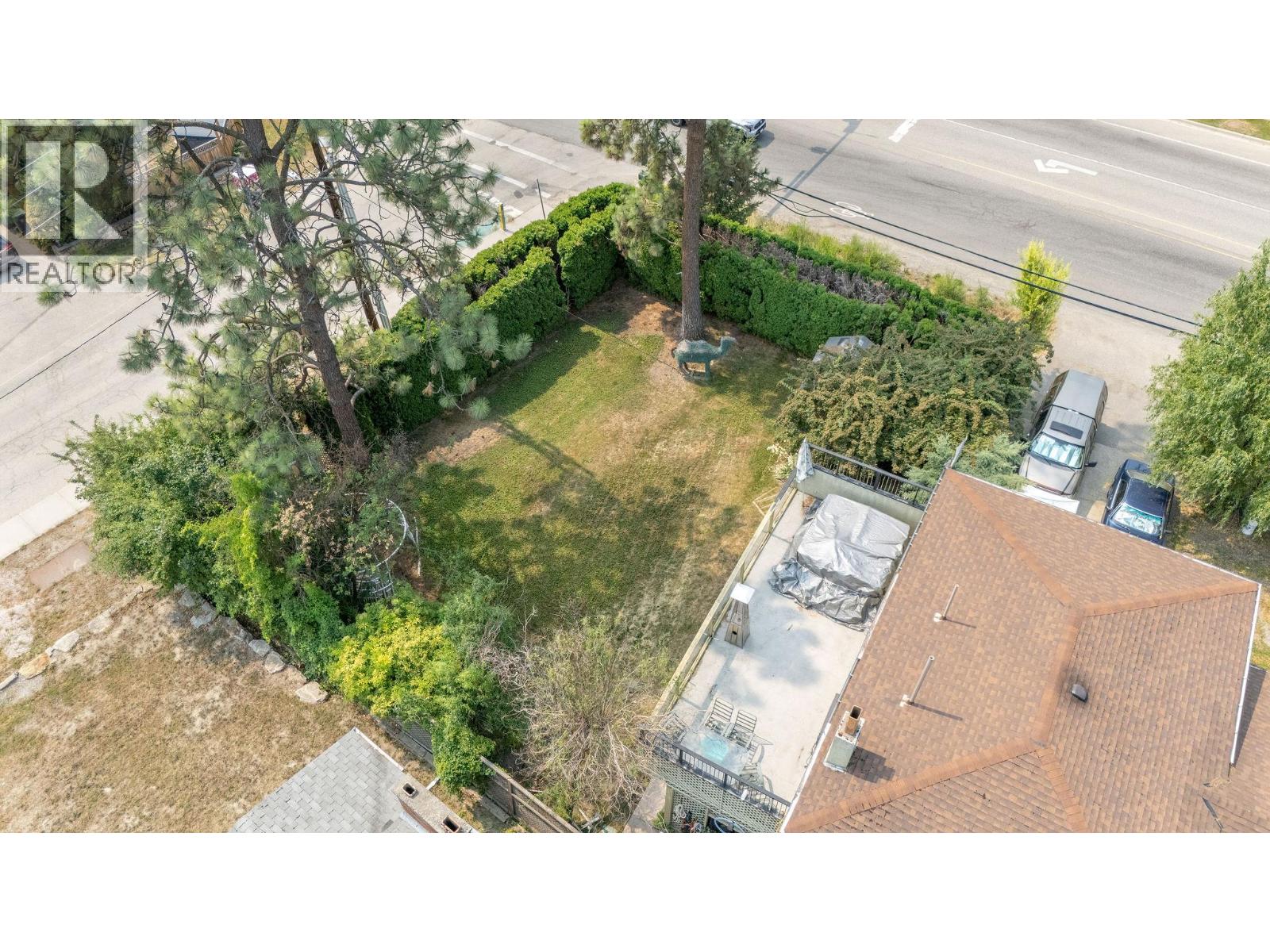 599 Clifton Road S