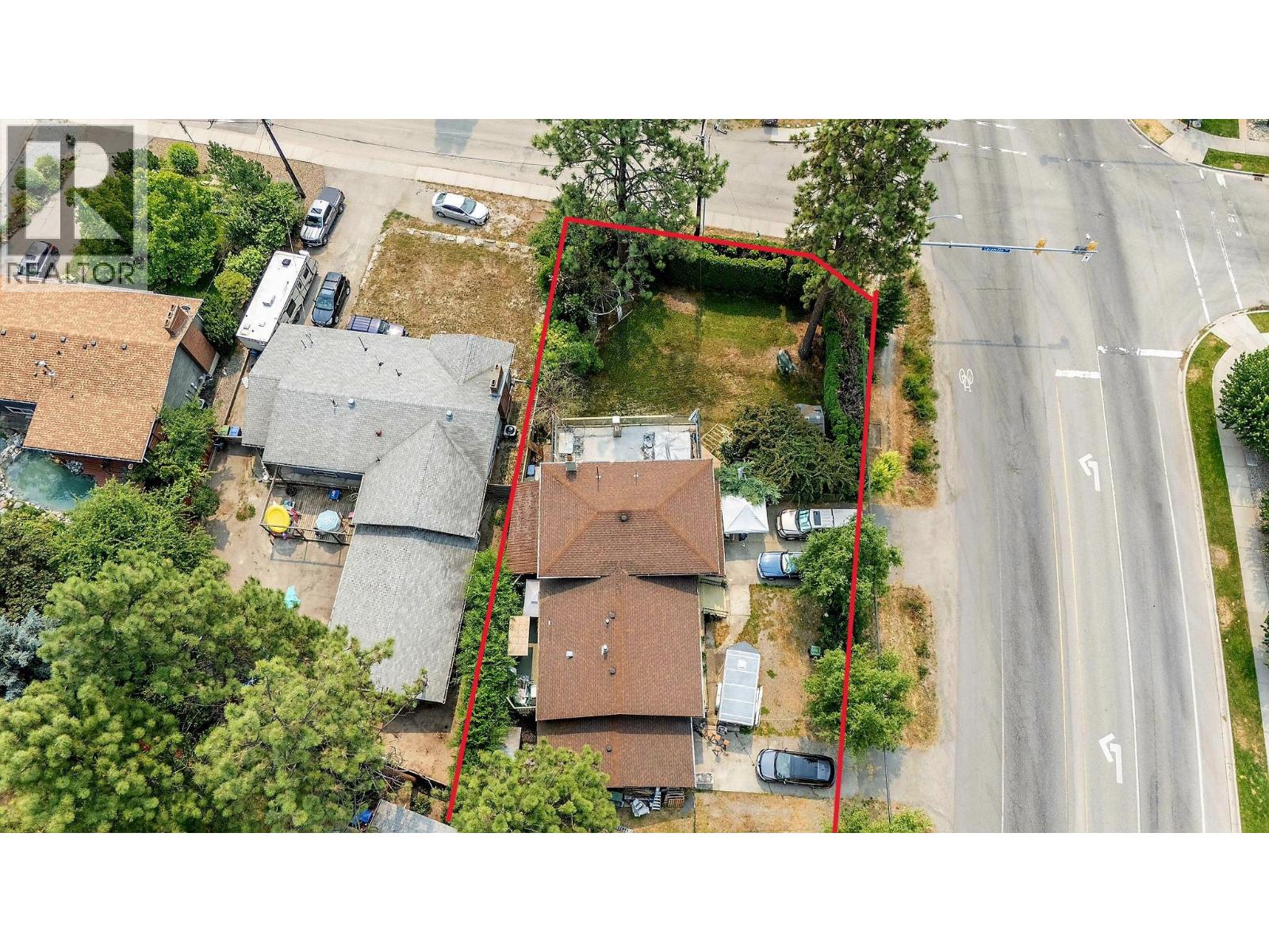 599 Clifton Road S