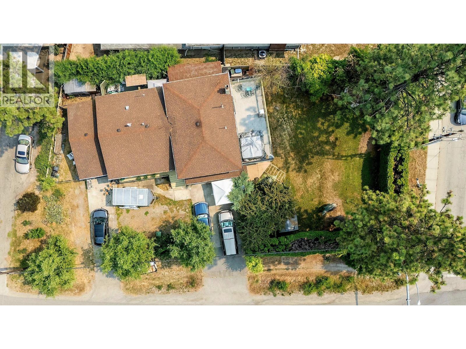 599 Clifton Road S