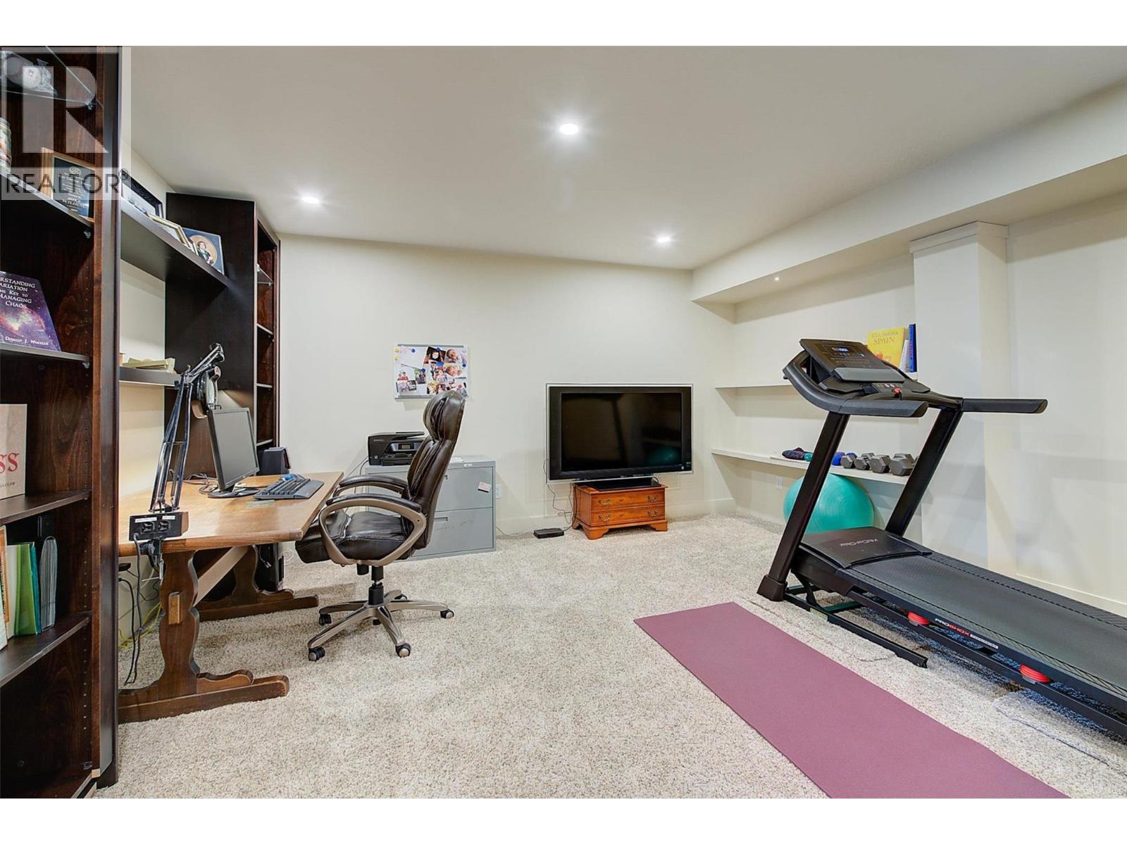 2135 Madera Court