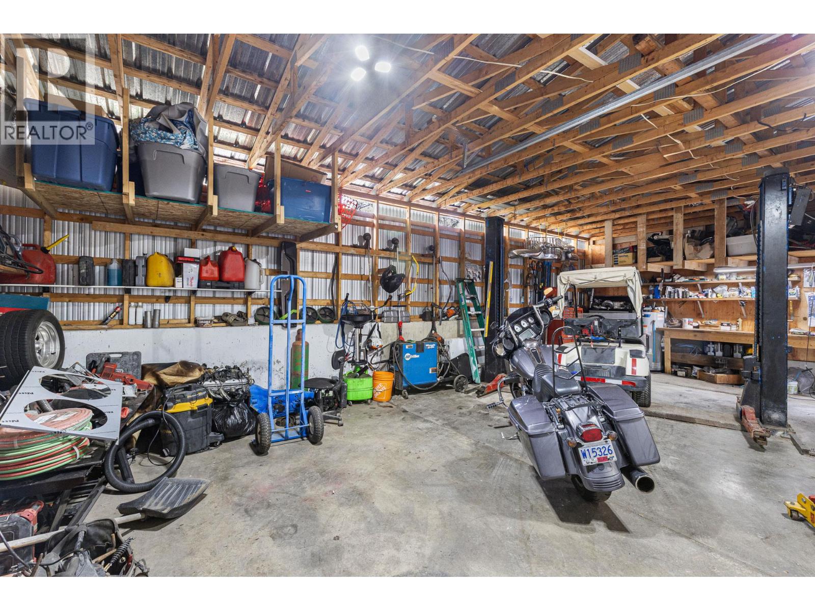 11438 Okanagan Centre Road E