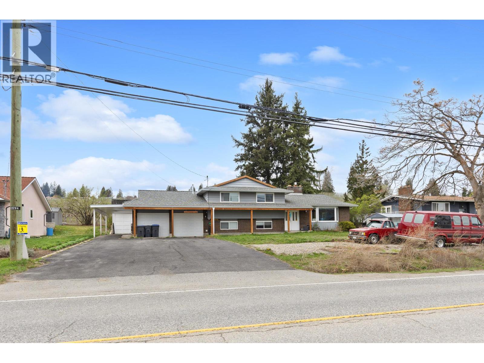 11438 Okanagan Centre Road E
