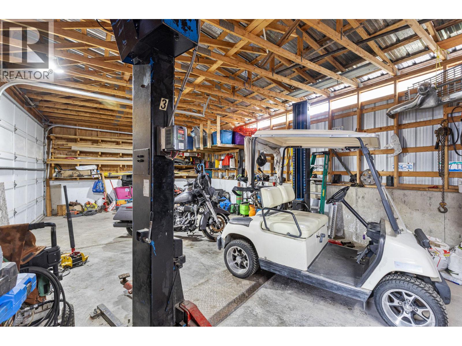 11438 Okanagan Centre Road E