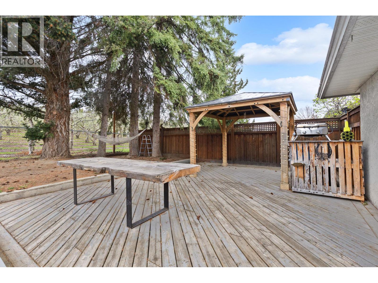11438 Okanagan Centre Road E