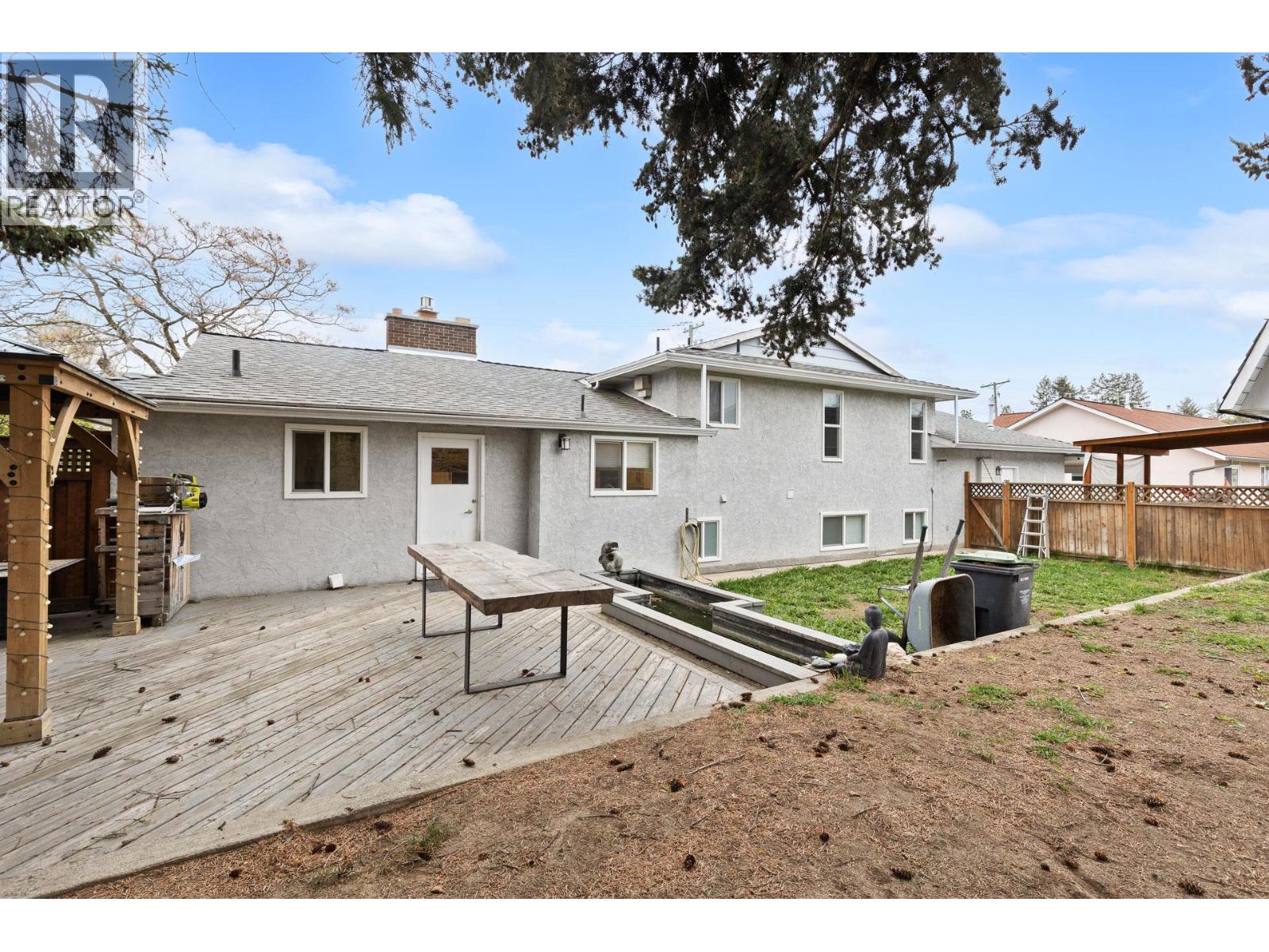 11438 Okanagan Centre Road E