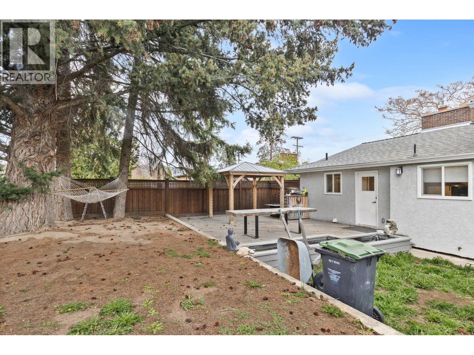 11438 Okanagan Centre Road E