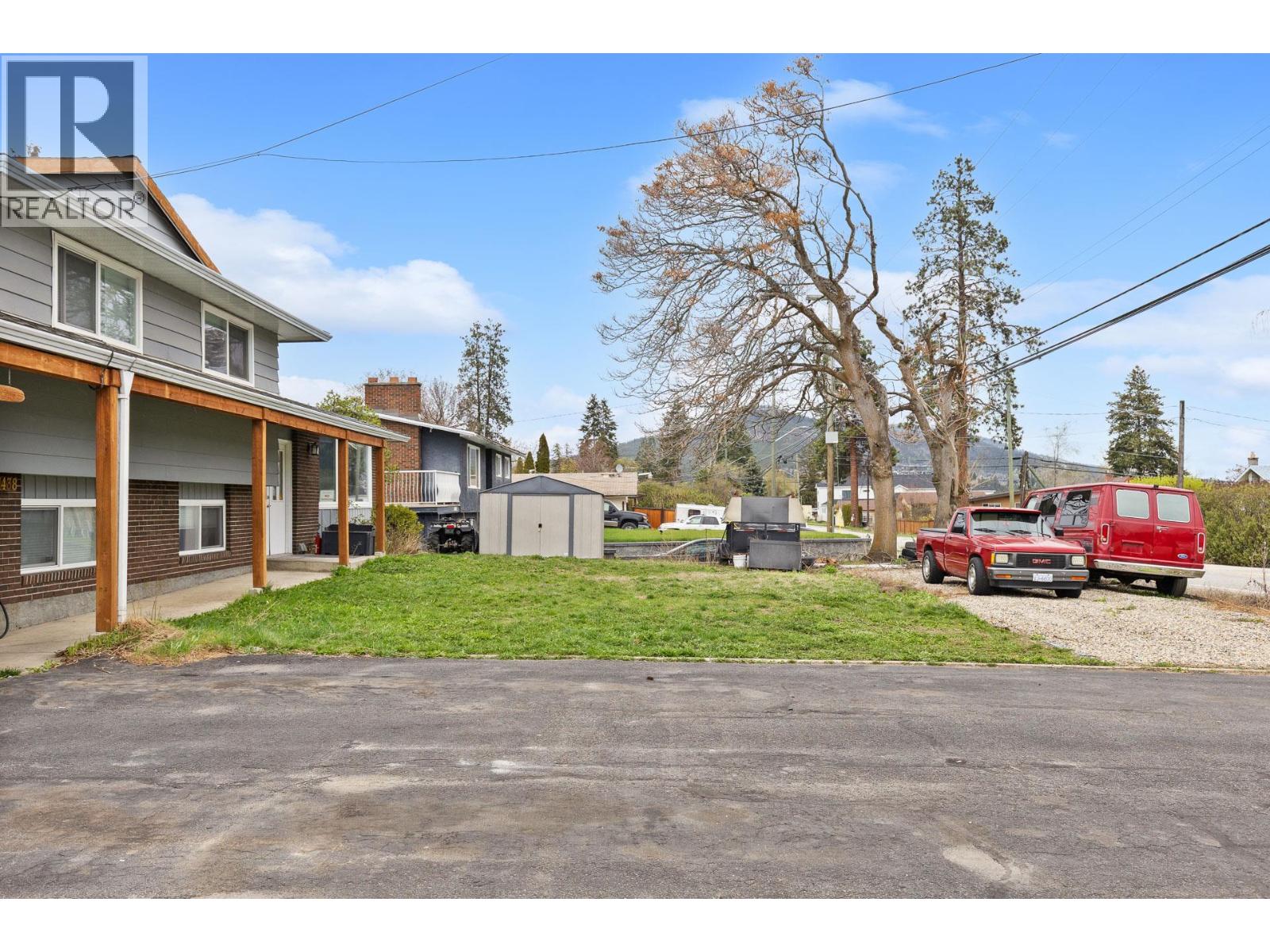 11438 Okanagan Centre Road E