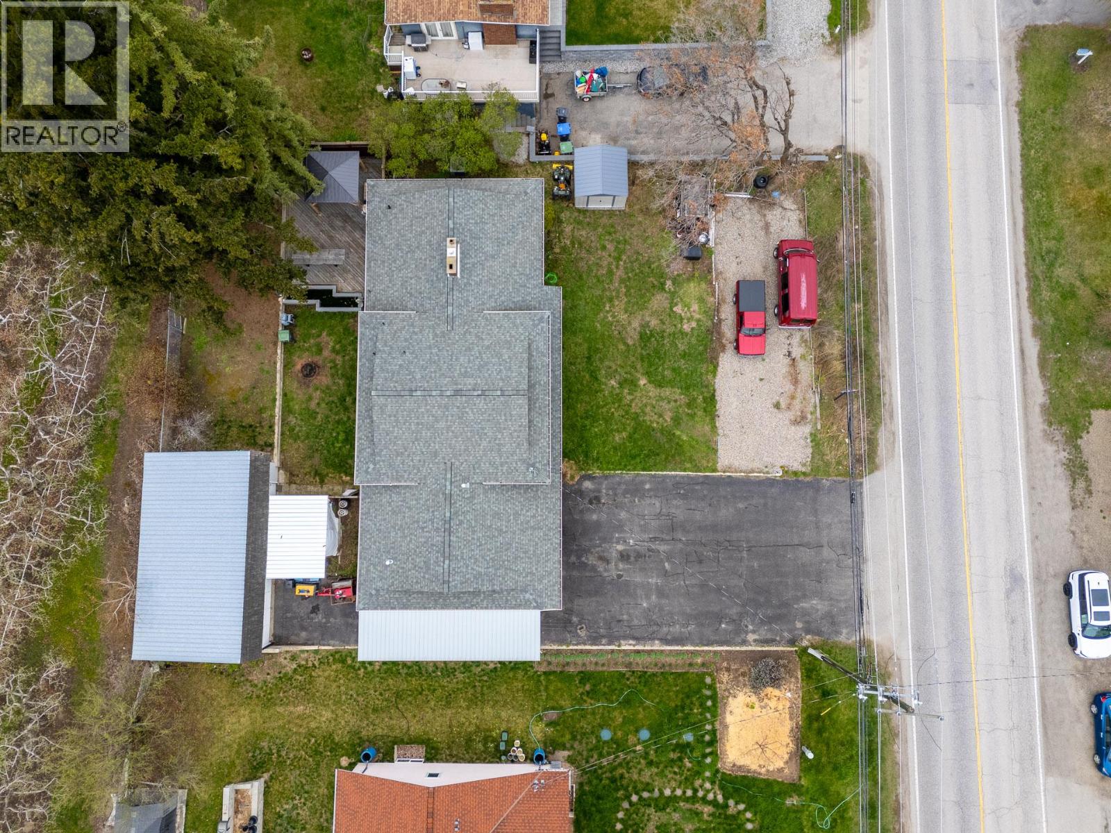 11438 Okanagan Centre Road E