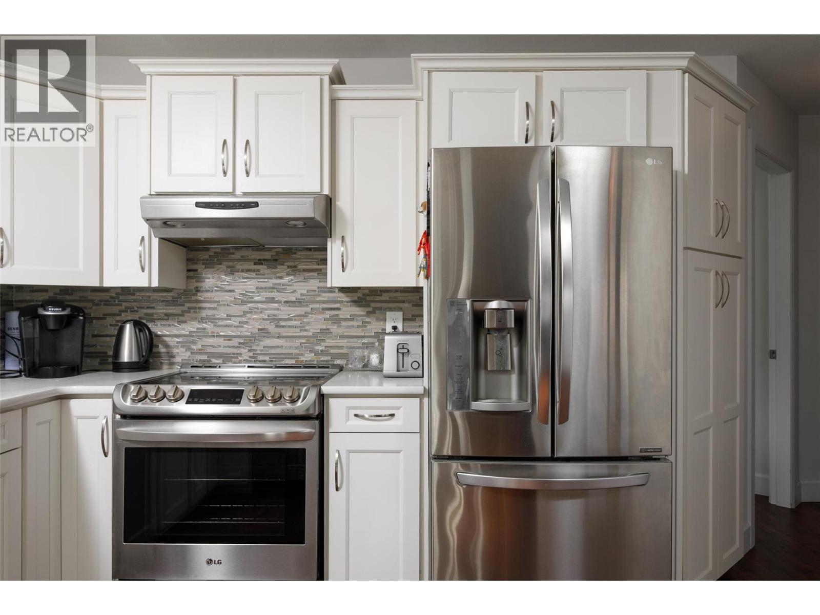1055 Lawrence Avenue Unit# 202
