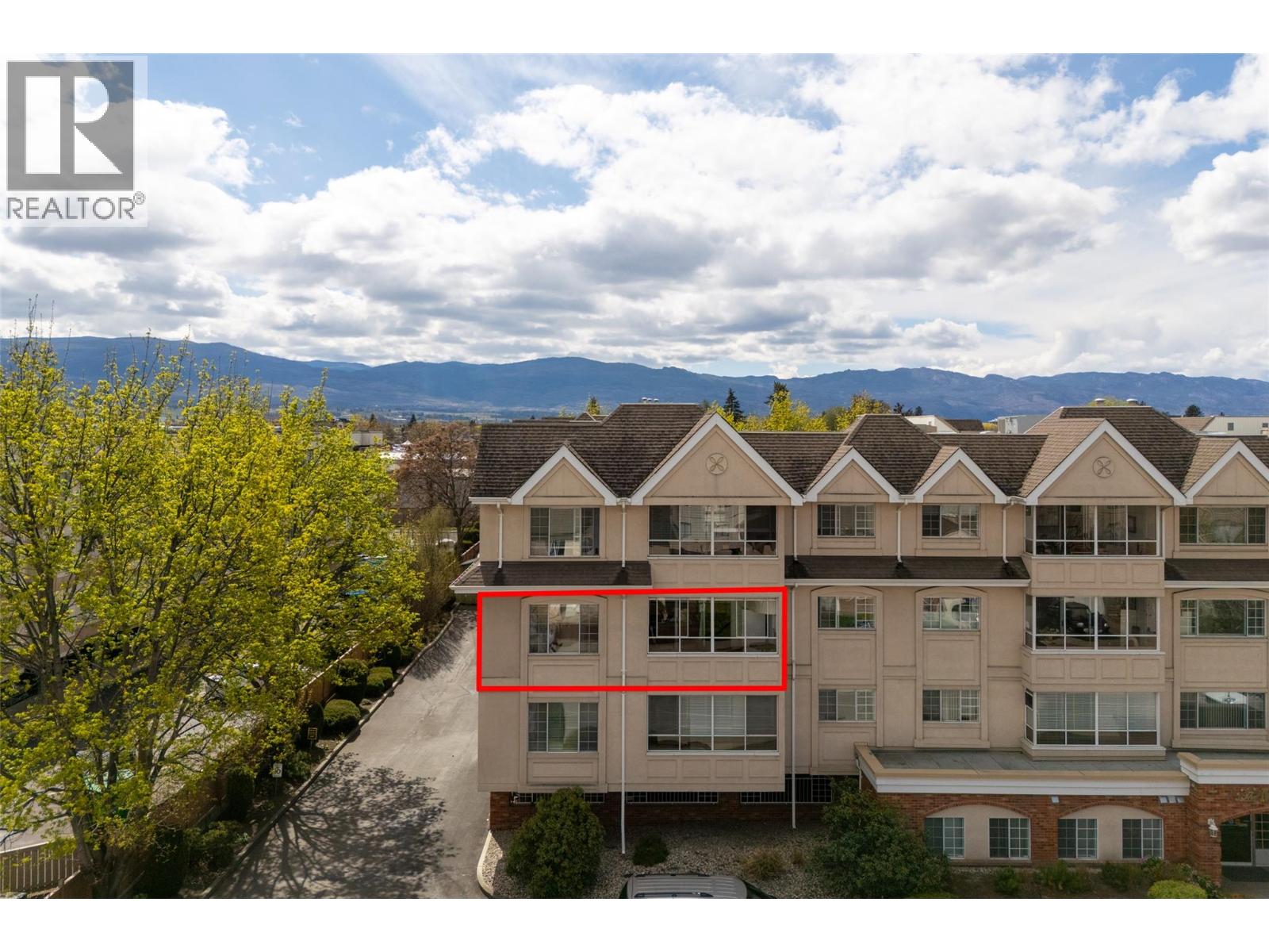 1055 Lawrence Avenue Unit# 202