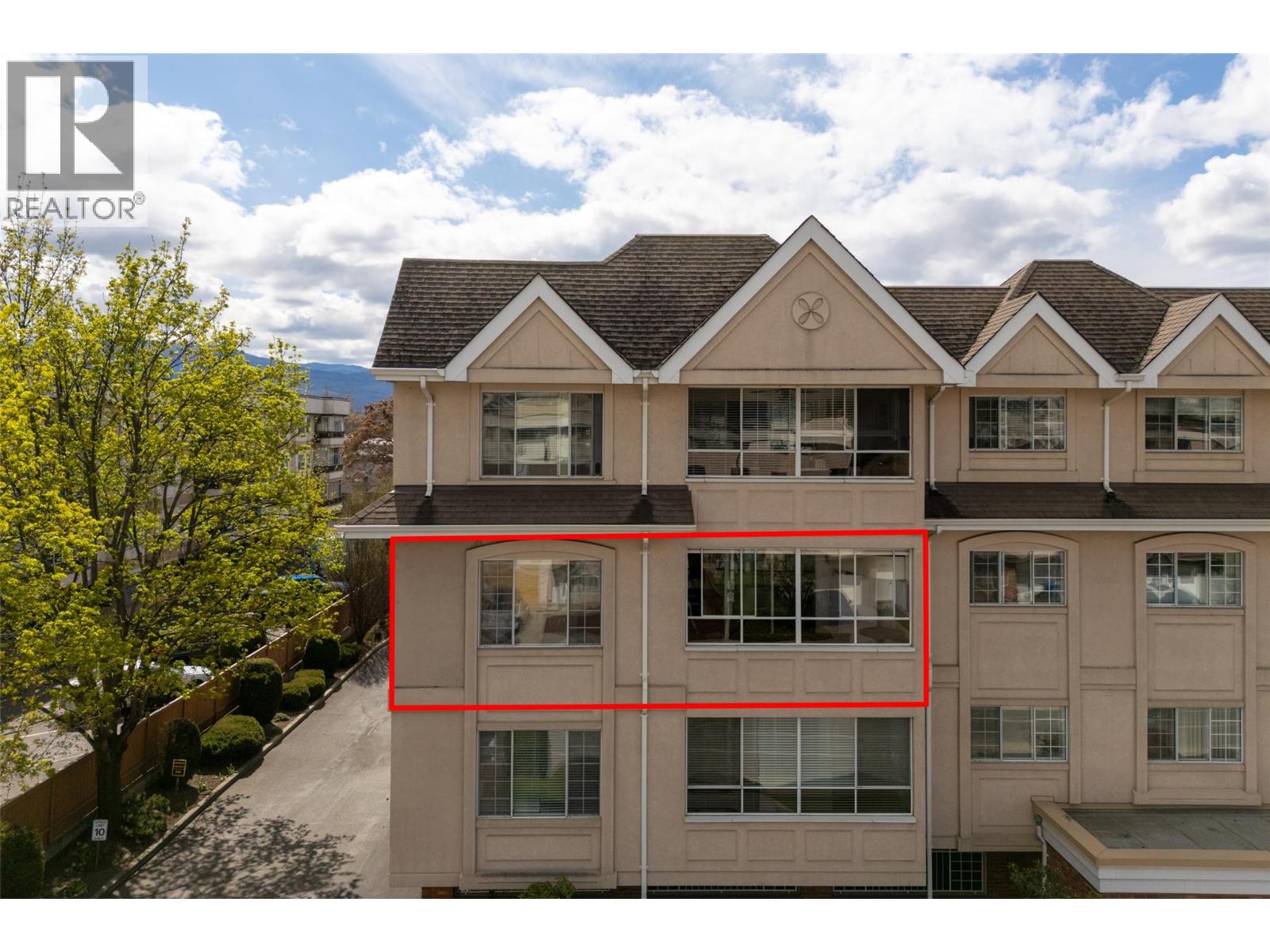 1055 Lawrence Avenue Unit# 202