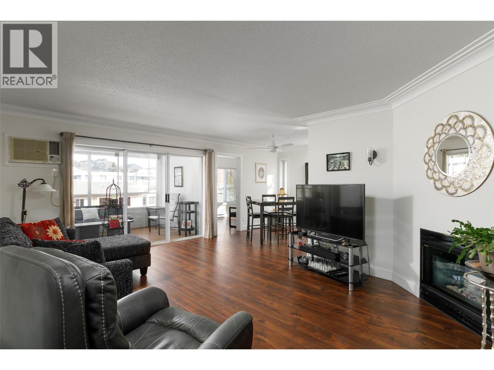 1055 Lawrence Avenue Unit# 202