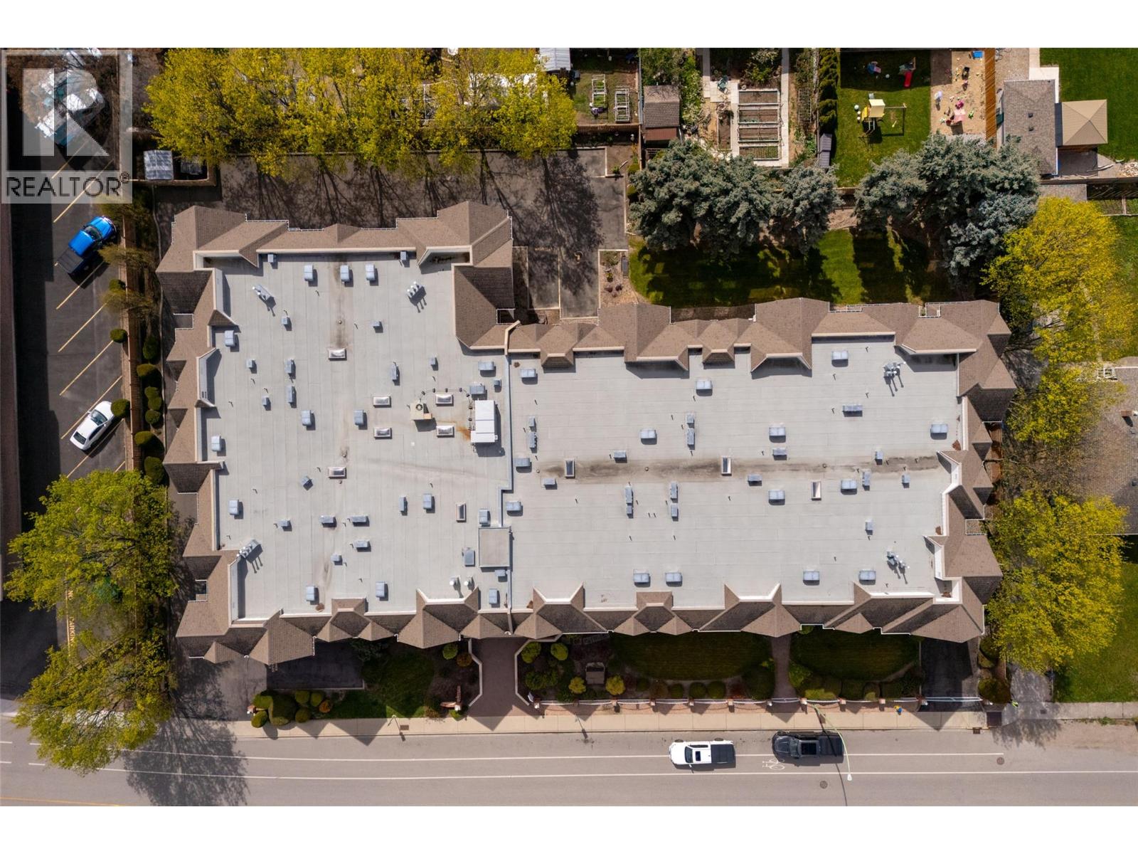 1055 Lawrence Avenue Unit# 202